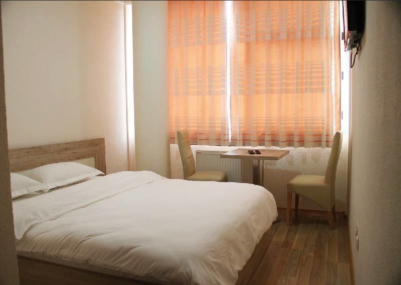Bolero Hotel Ferizaj Exterior photo